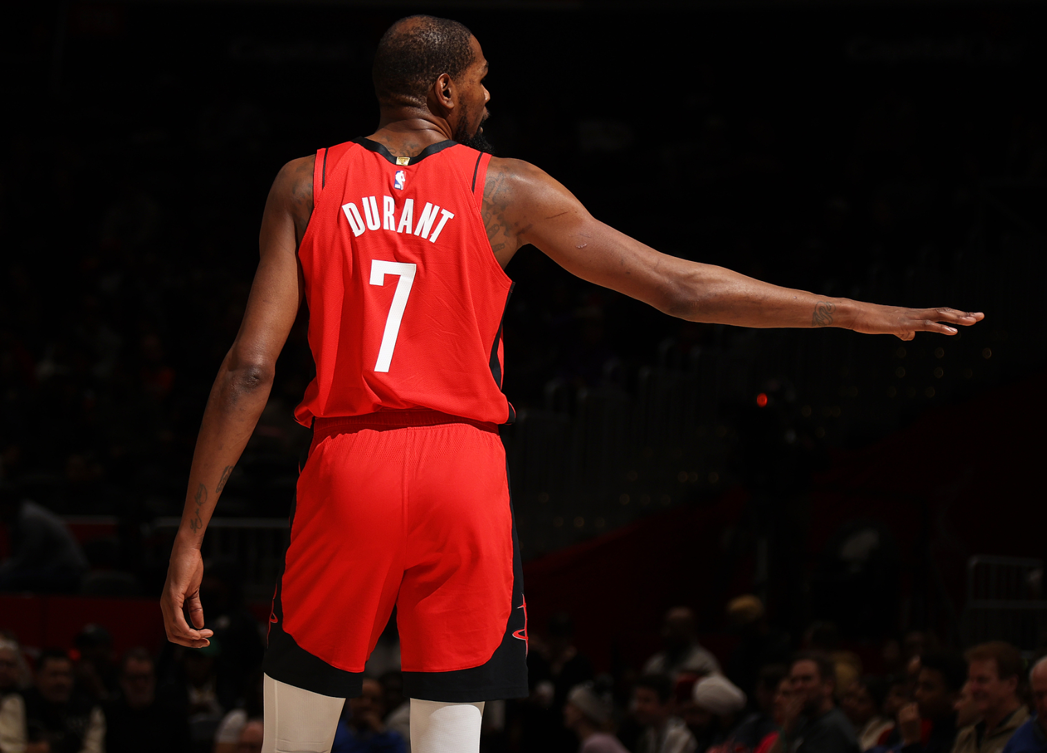 500彩票网官网-三连客2胜1负收官！火箭轻取奇才稳西部第三 申京32+12杜兰特30+7